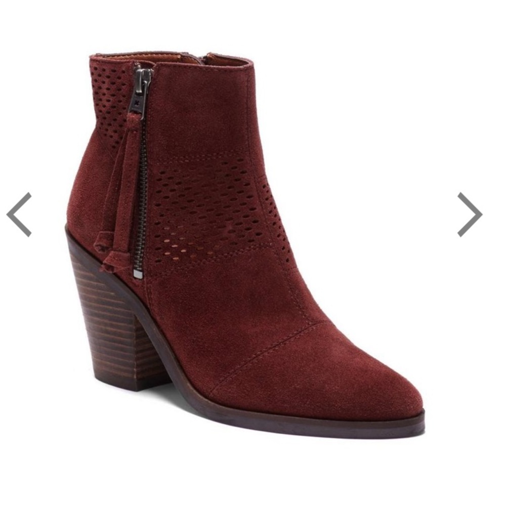 LUCKY BRAND Burgundy suede chunky heel booties